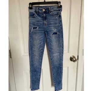 American Eagle blue ripped jeans.